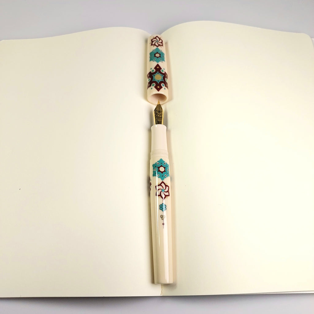 Handcrafted Fountain Pen with Traditional Turkish Tezhip Art – Luxury Writing Instrument