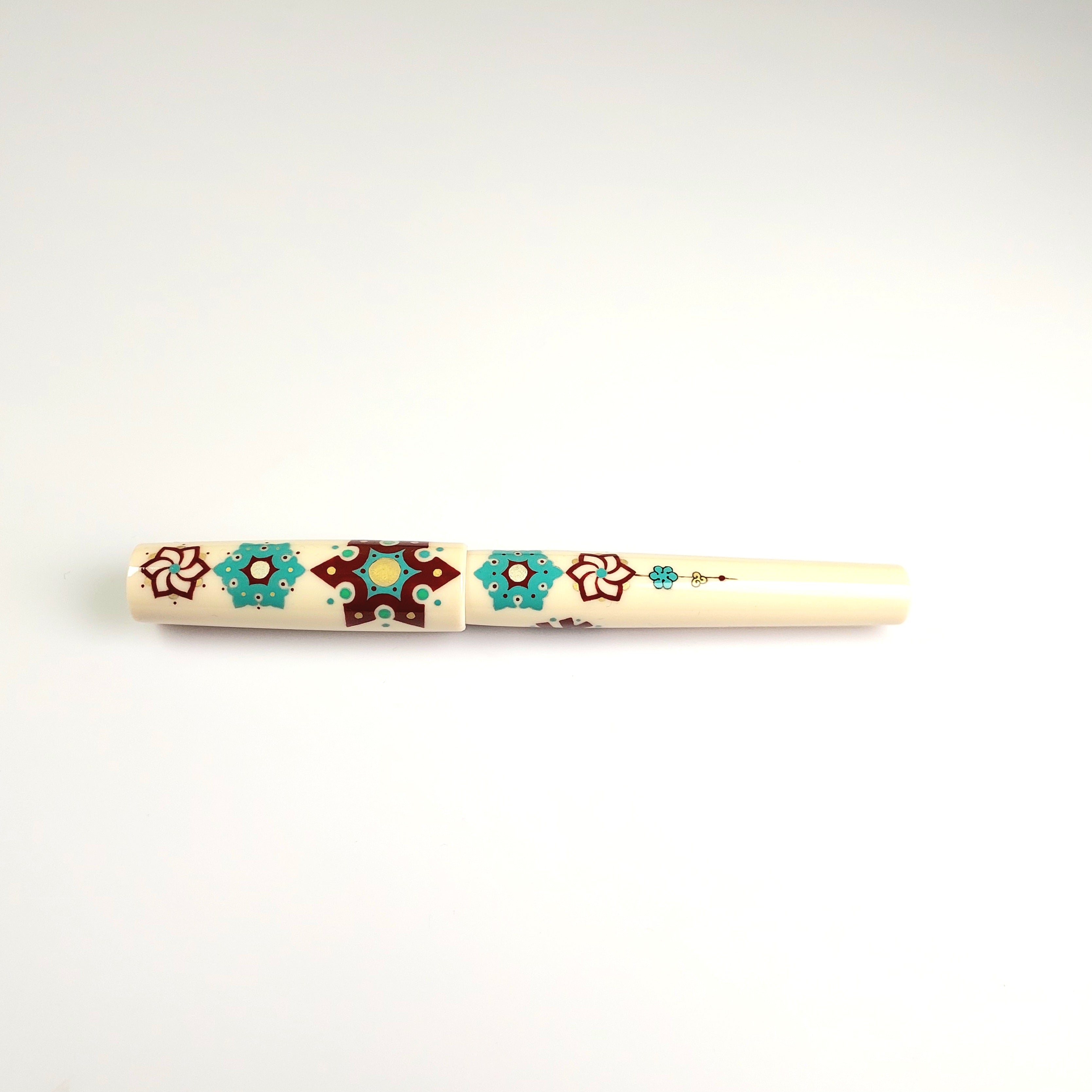 Handcrafted Fountain Pen with Traditional Turkish Tezhip Art – Luxury Writing Instrument