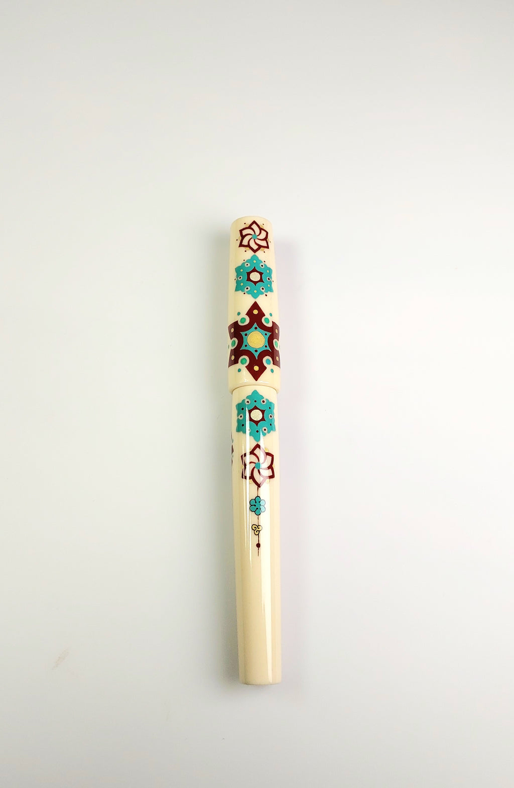 Handcrafted Fountain Pen with Traditional Turkish Tezhip Art – Luxury Writing Instrument