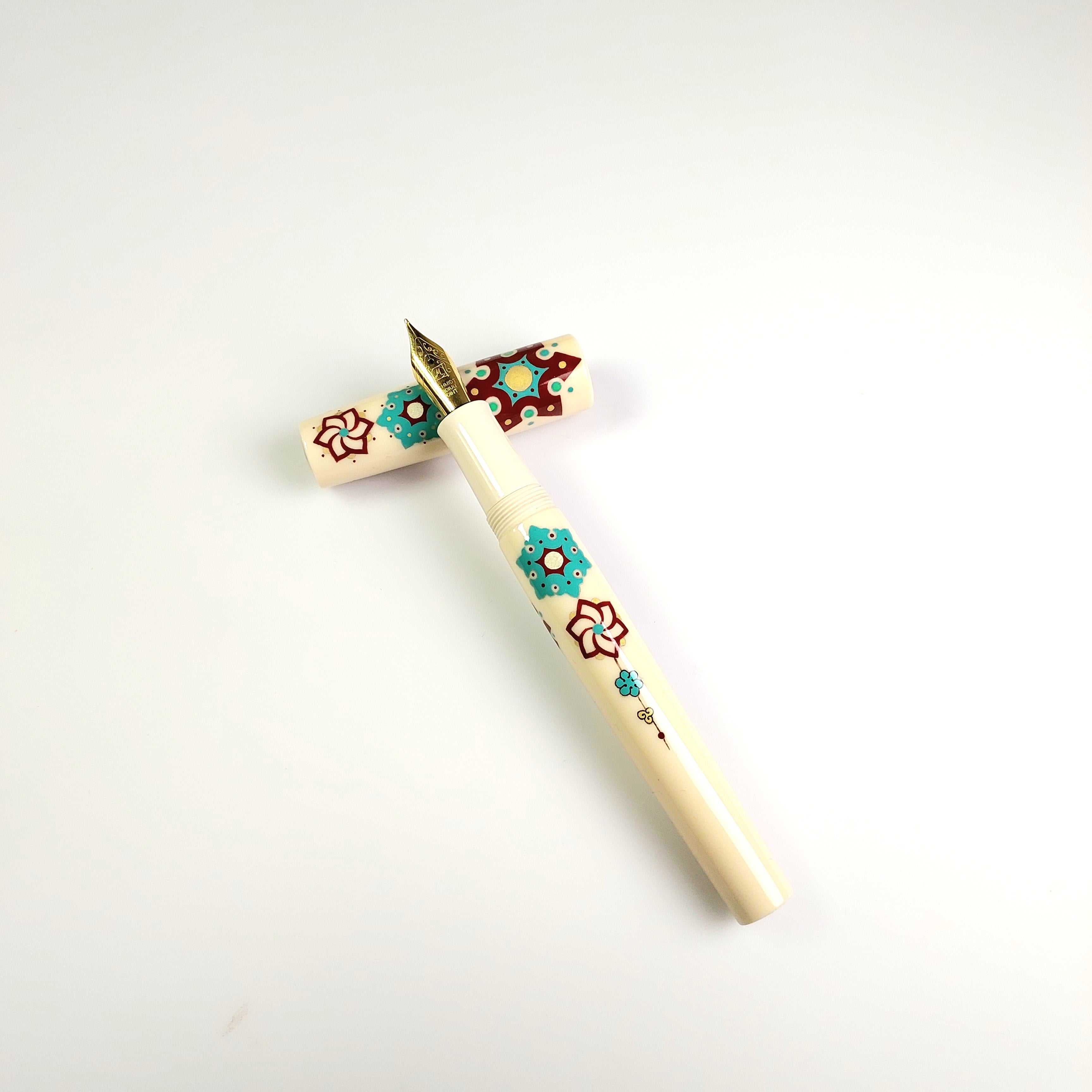 Handcrafted Fountain Pen with Traditional Turkish Tezhip Art – Luxury Writing Instrument