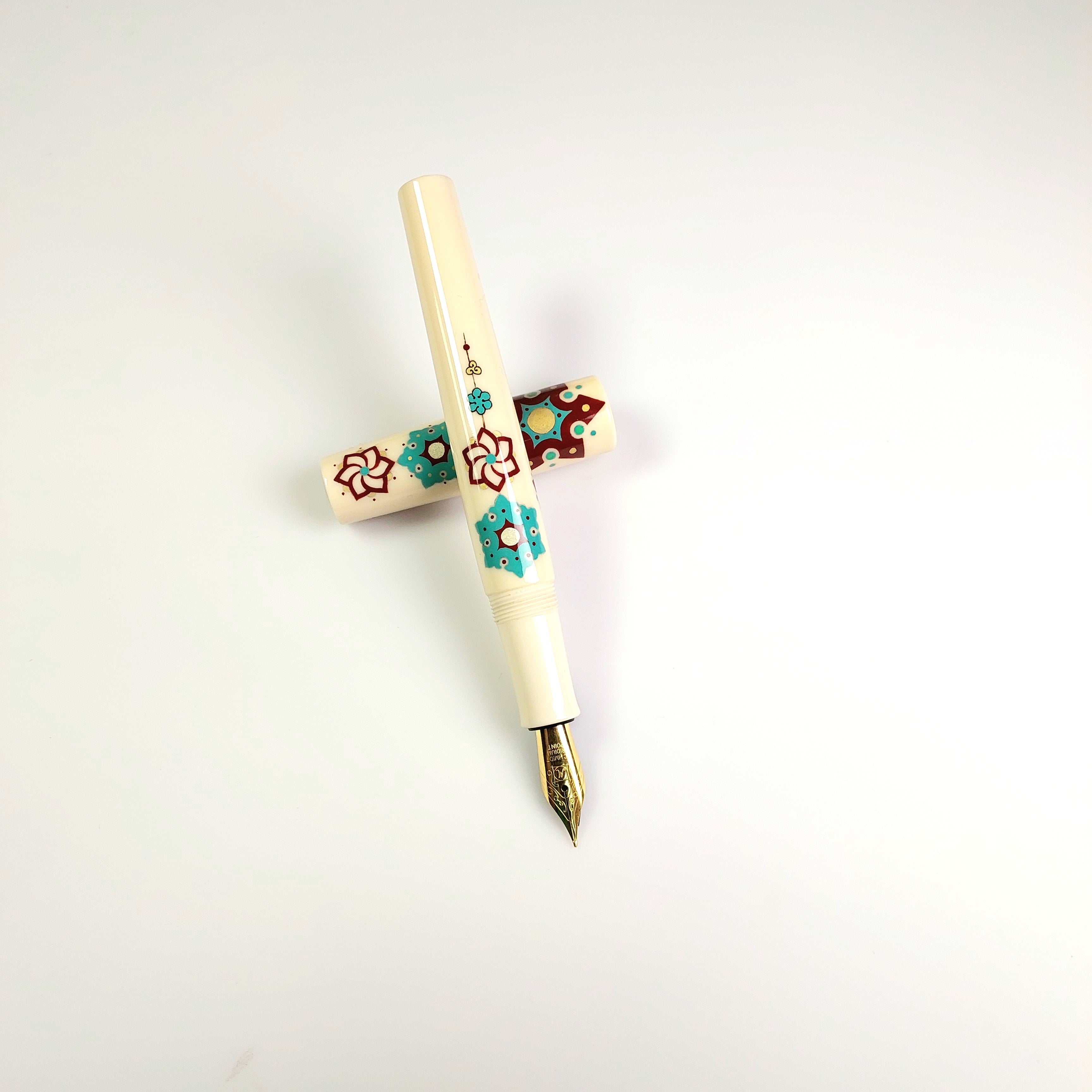 Handcrafted Fountain Pen with Traditional Turkish Tezhip Art – Luxury Writing Instrument