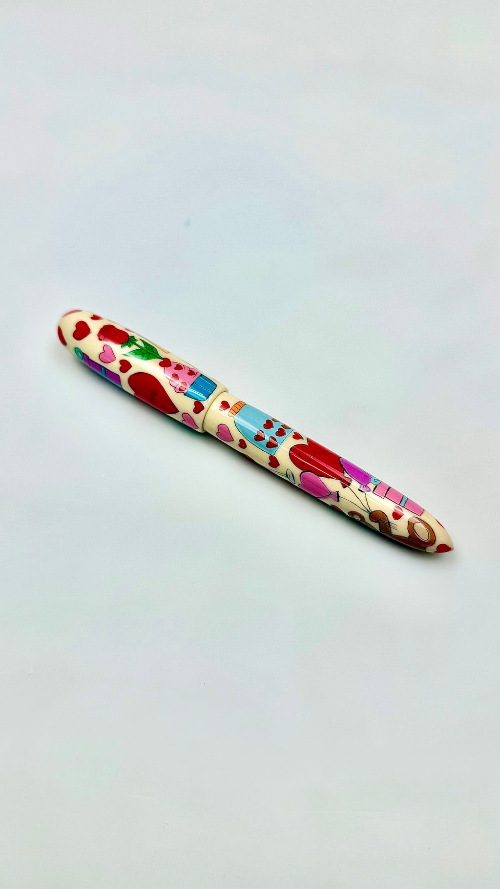 ZekPens LOVE. HANDMADE AND HANDPAiNTED FOUNTAIN PEN