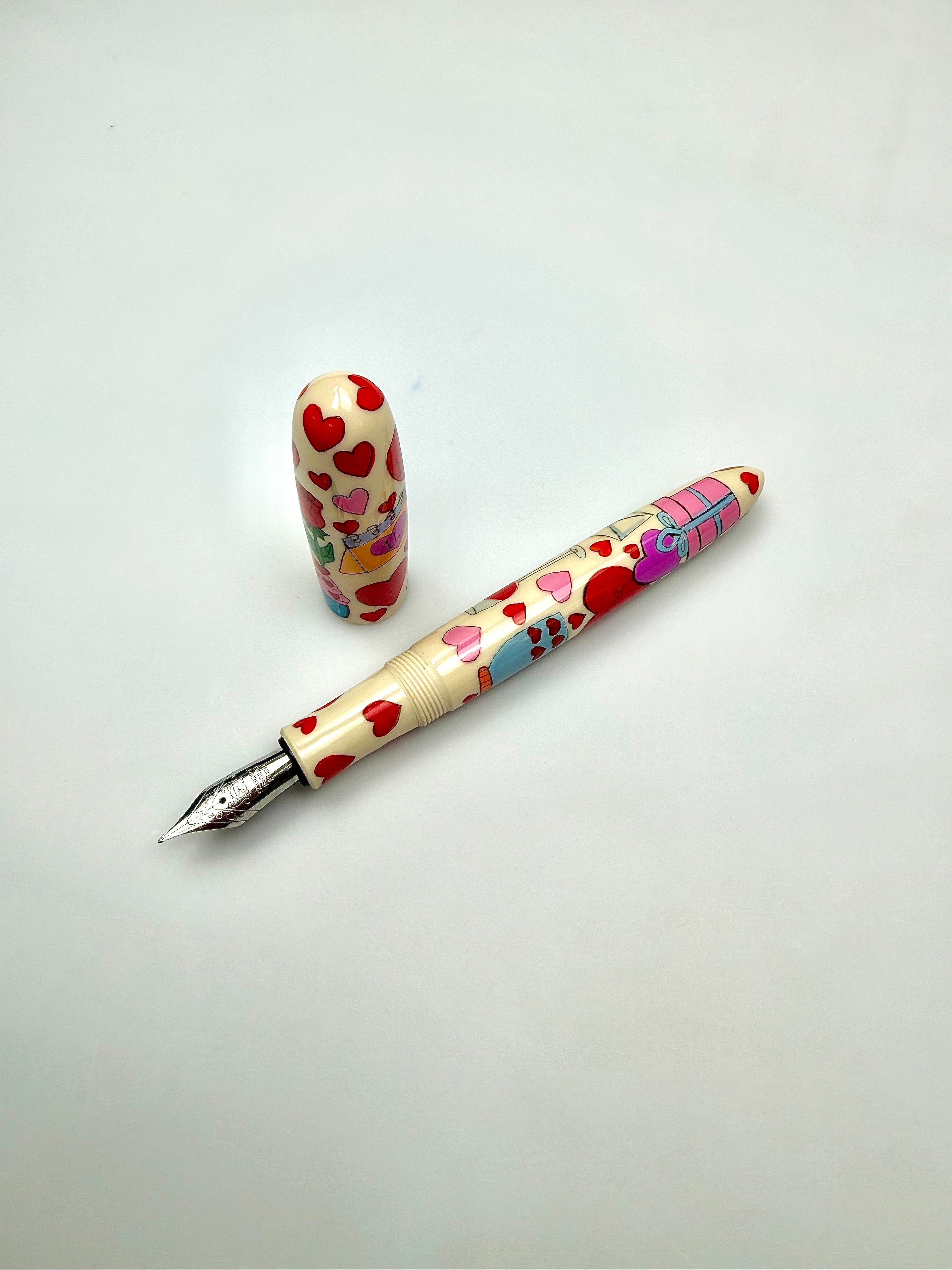 ZekPens LOVE. HANDMADE AND HANDPAiNTED FOUNTAIN PEN