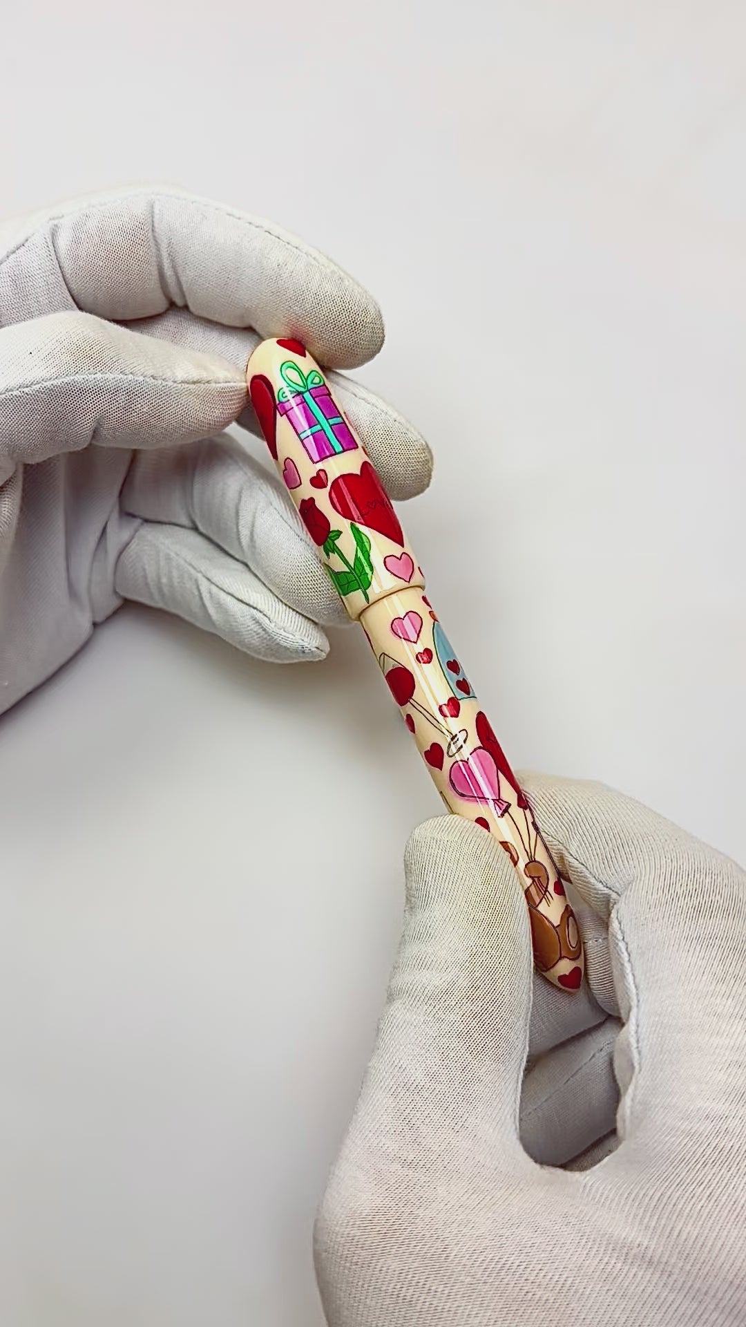 ZekPens LOVE. HANDMADE AND HANDPAiNTED FOUNTAIN PEN