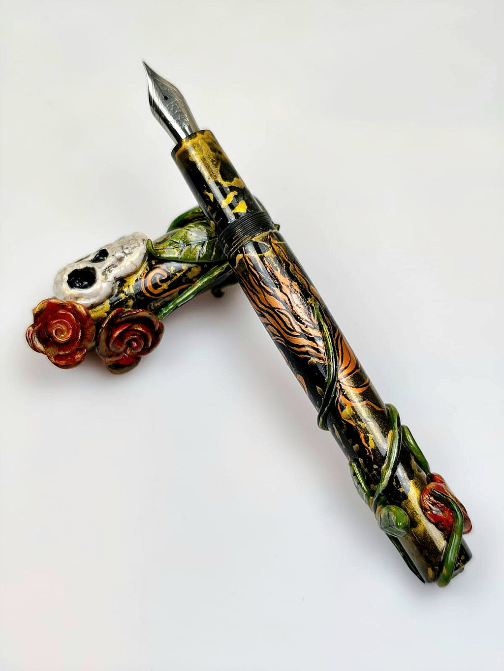 ZekPens uniQ HANDMADE AND HANDPAiNTED FOUNTAIN PEN